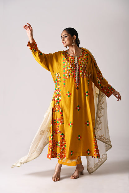 Patola - Side-Kali Kurta Set - Mustard Yellow