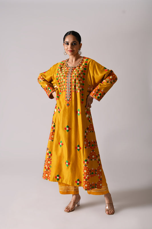 Patola - Side-Kali Kurta Set - Mustard Yellow