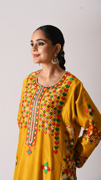 Patola - Side-Kali Kurta Set - Mustard Yellow